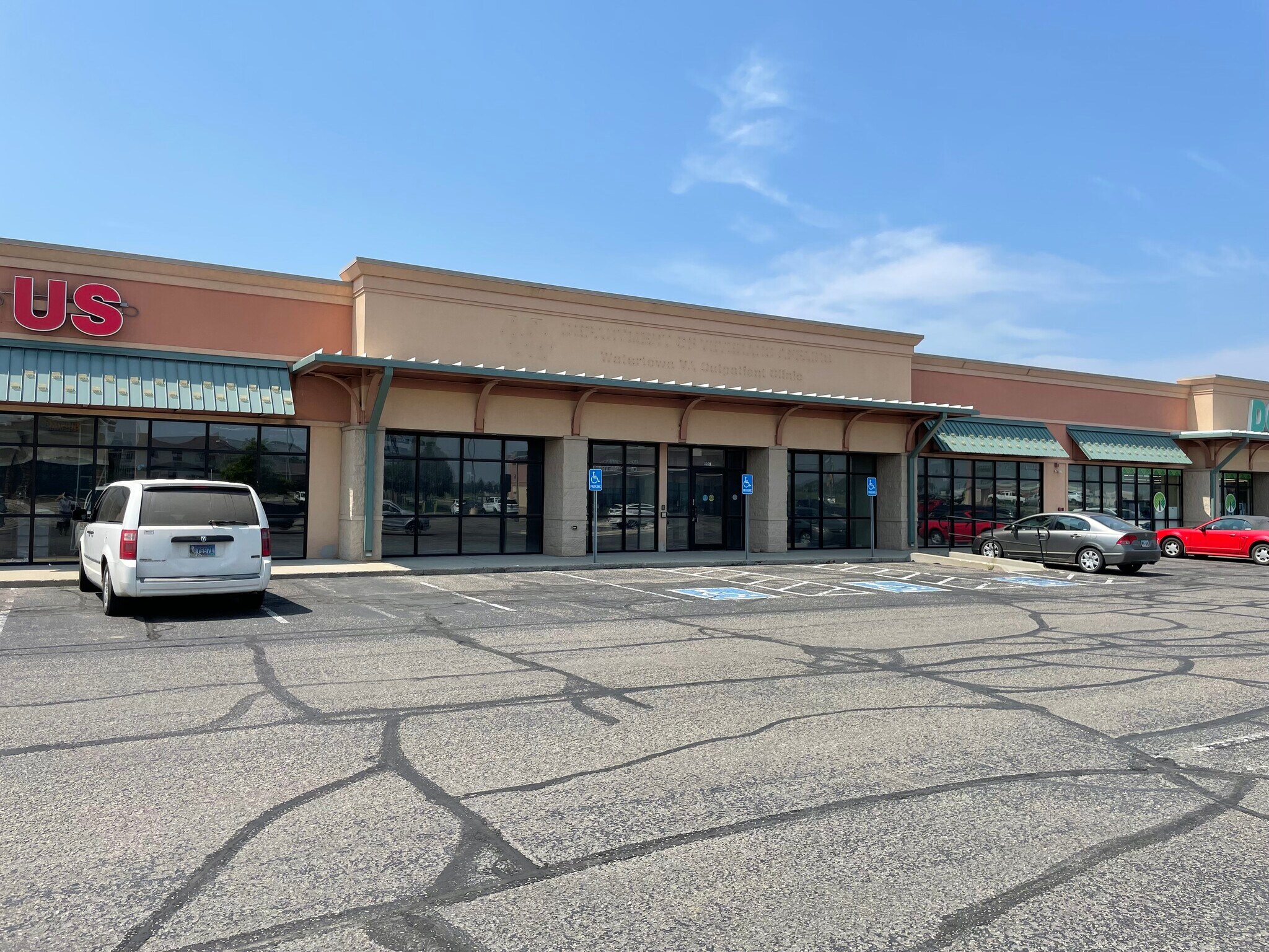 911 29th St SE, Watertown, SD for lease Building Photo- Image 1 of 17