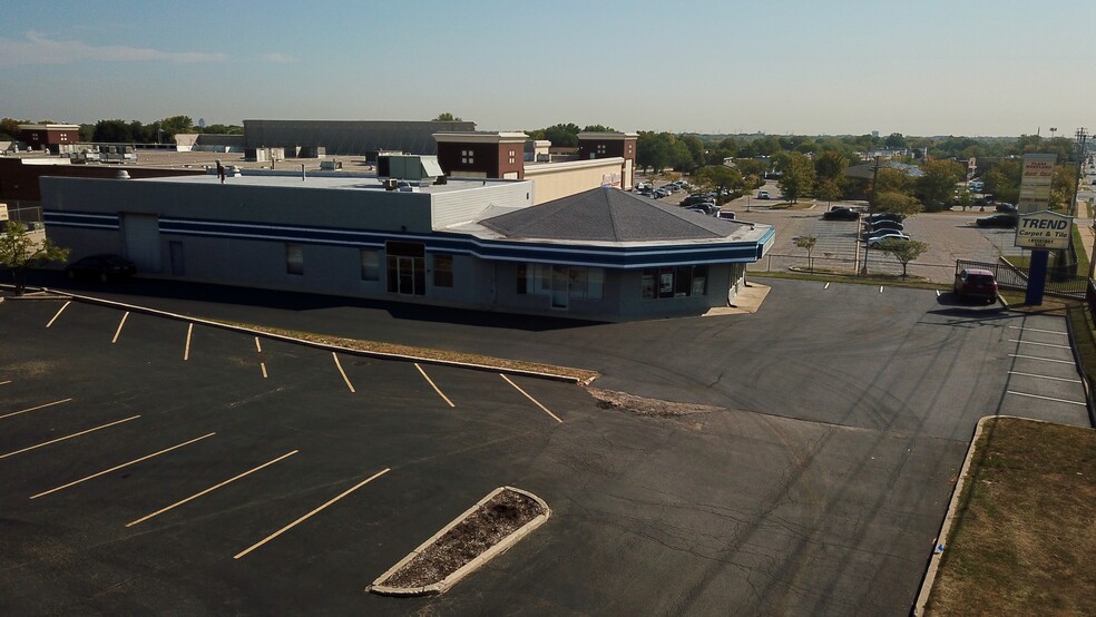 168 Army Trail Rd, Glendale Heights, IL for lease - Building Photo - Image 1 of 2