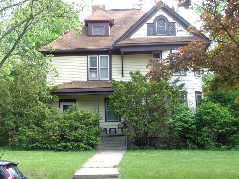 328 Augusta Ave, Dekalb, IL for sale - Primary Photo - Image 1 of 1