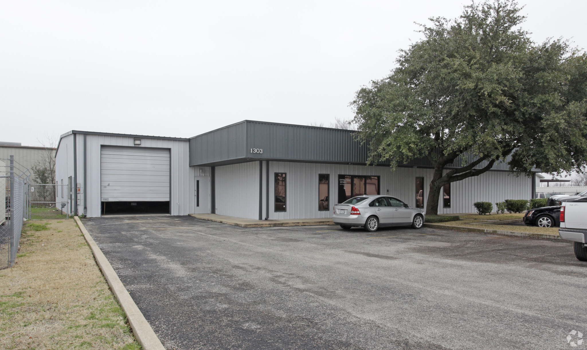 1303 W Industrial Blvd, Round Rock, TX for lease Primary Photo- Image 1 of 21