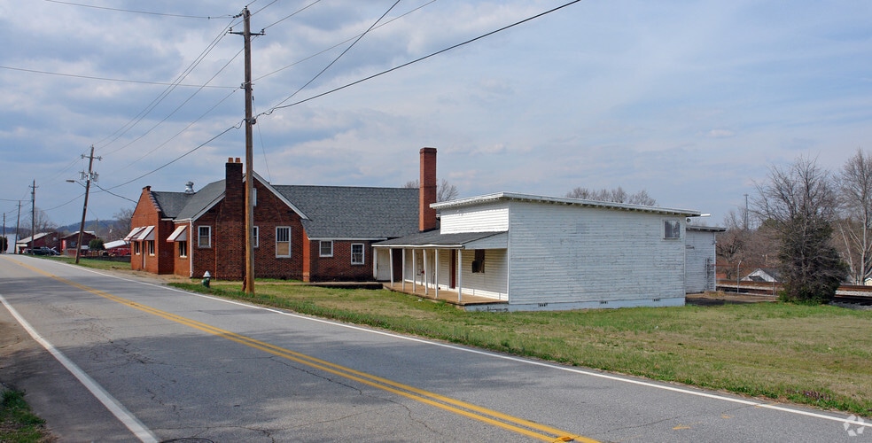 114 Cumberland Ave, Easley, SC for sale - Building Photo - Image 2 of 2