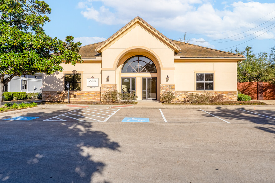 4714 Riverstone Blvd, Missouri City, TX for sale - Building Photo - Image 1 of 35