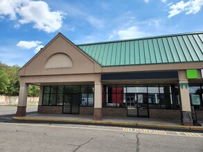 649 W Main St, Waterbury, CT for lease Building Photo- Image 1 of 5