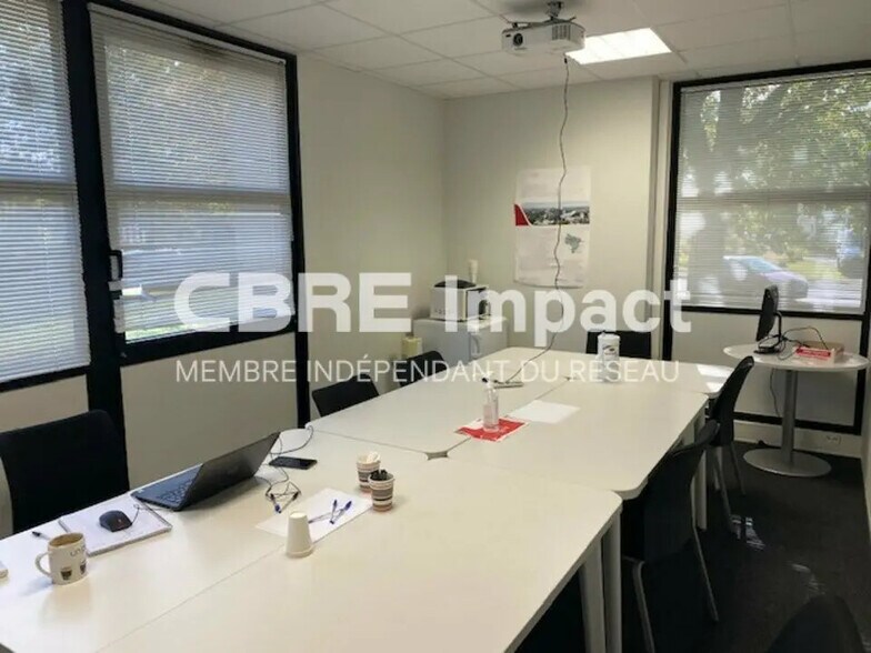 Office in Reims for lease - Building Photo - Image 2 of 7
