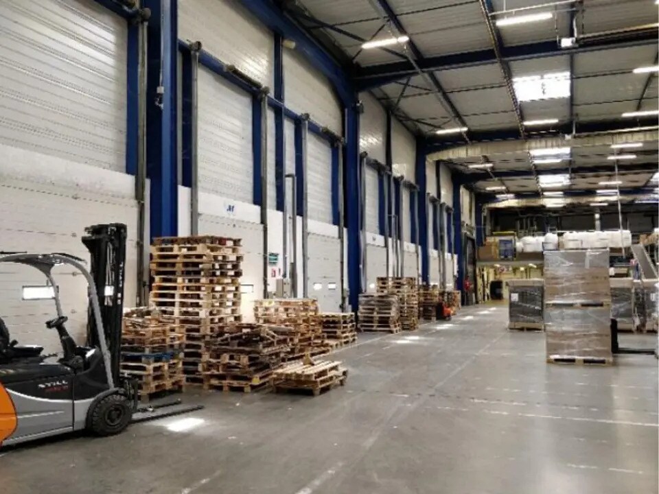 Industrial in Miribel for lease Interior Photo- Image 1 of 5