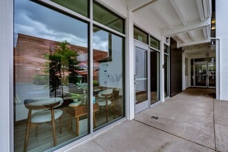 1445 Willamette St, Eugene, OR for lease Interior Photo- Image 2 of 13