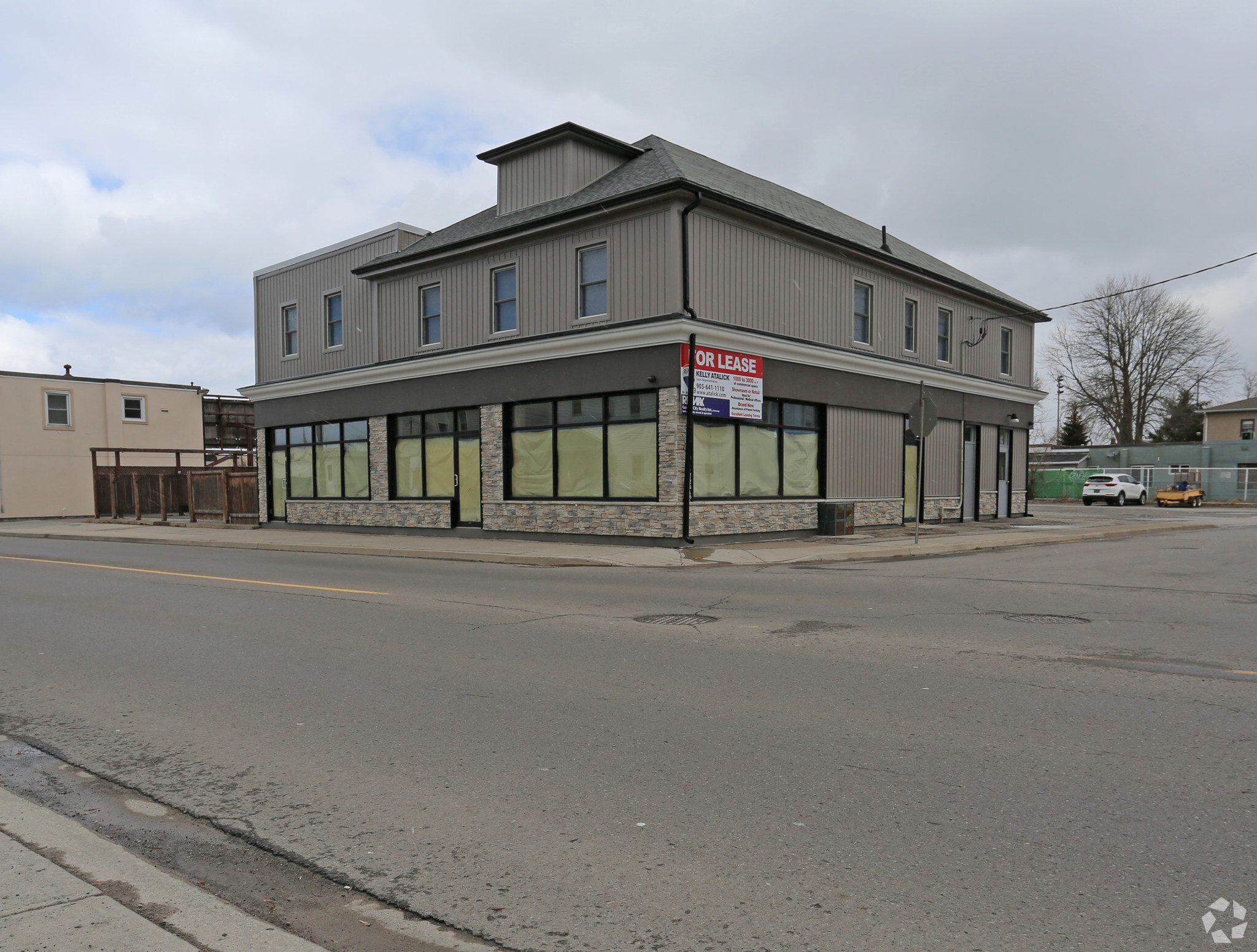 244 Ontario St, St Catharines, ON for sale Primary Photo- Image 1 of 1