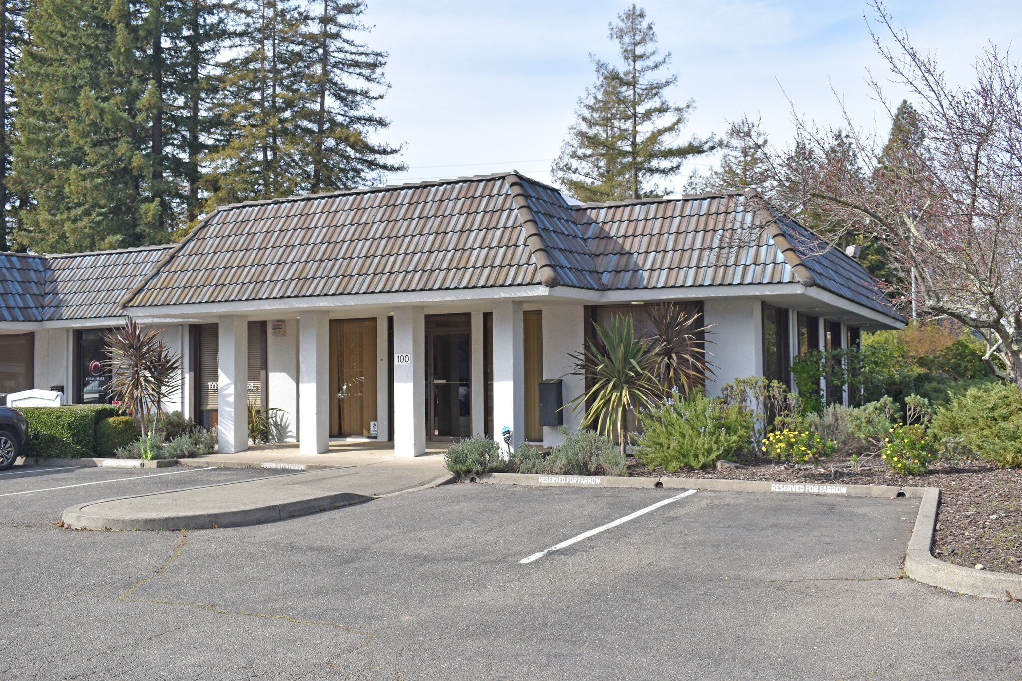 100-114 Wikiup Dr, Santa Rosa, CA for lease Primary Photo- Image 1 of 19