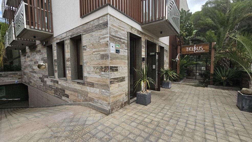 Avinguda de la Roca Grossa, 22, Lloret de Mar, Gerona for sale - Primary Photo - Image 1 of 17