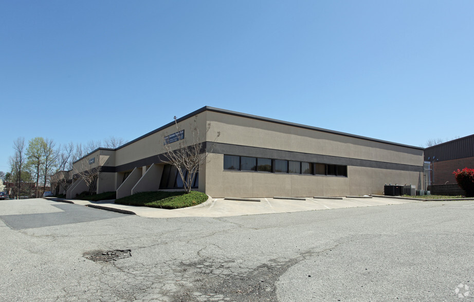 816 Post St, Greensboro, NC for lease - Building Photo - Image 3 of 6
