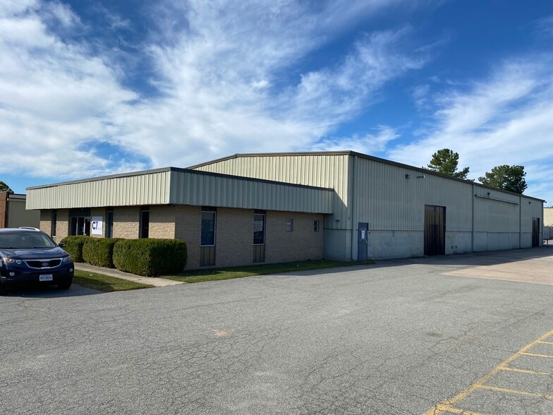 9996 Lickinghole Rd, Ashland, VA 23005