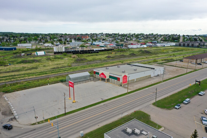 1300 Alaska Av, Dawson Creek, BC for sale - Building Photo - Image 2 of 4