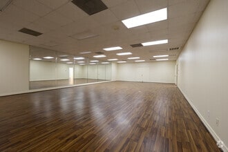 6743 Theall Rd, Houston, TX for lease Building Photo- Image 2 of 4