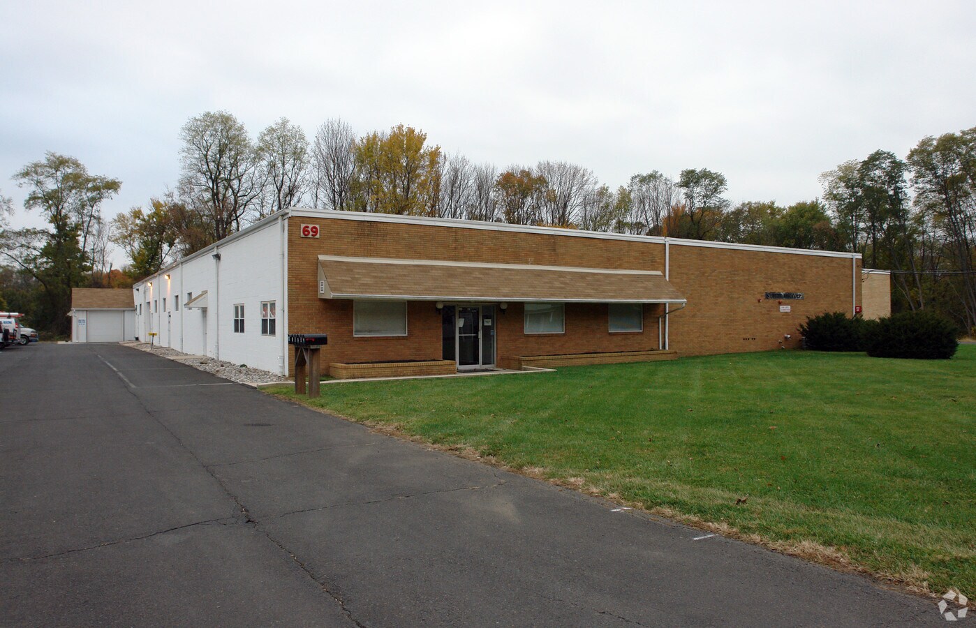 69 Zimmerman Ln, Langhorne, PA 19047