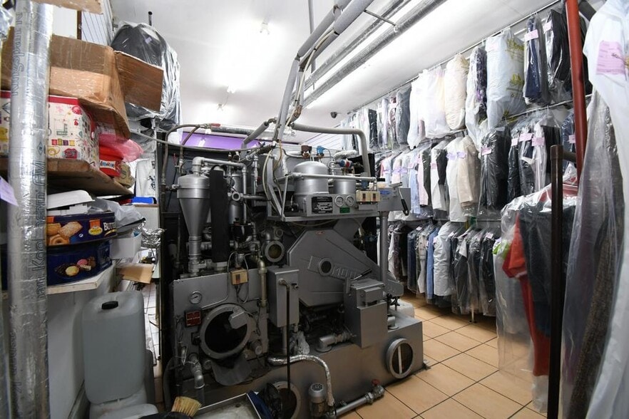 Barking Rd, London for lease - Interior Photo - Image 1 of 22