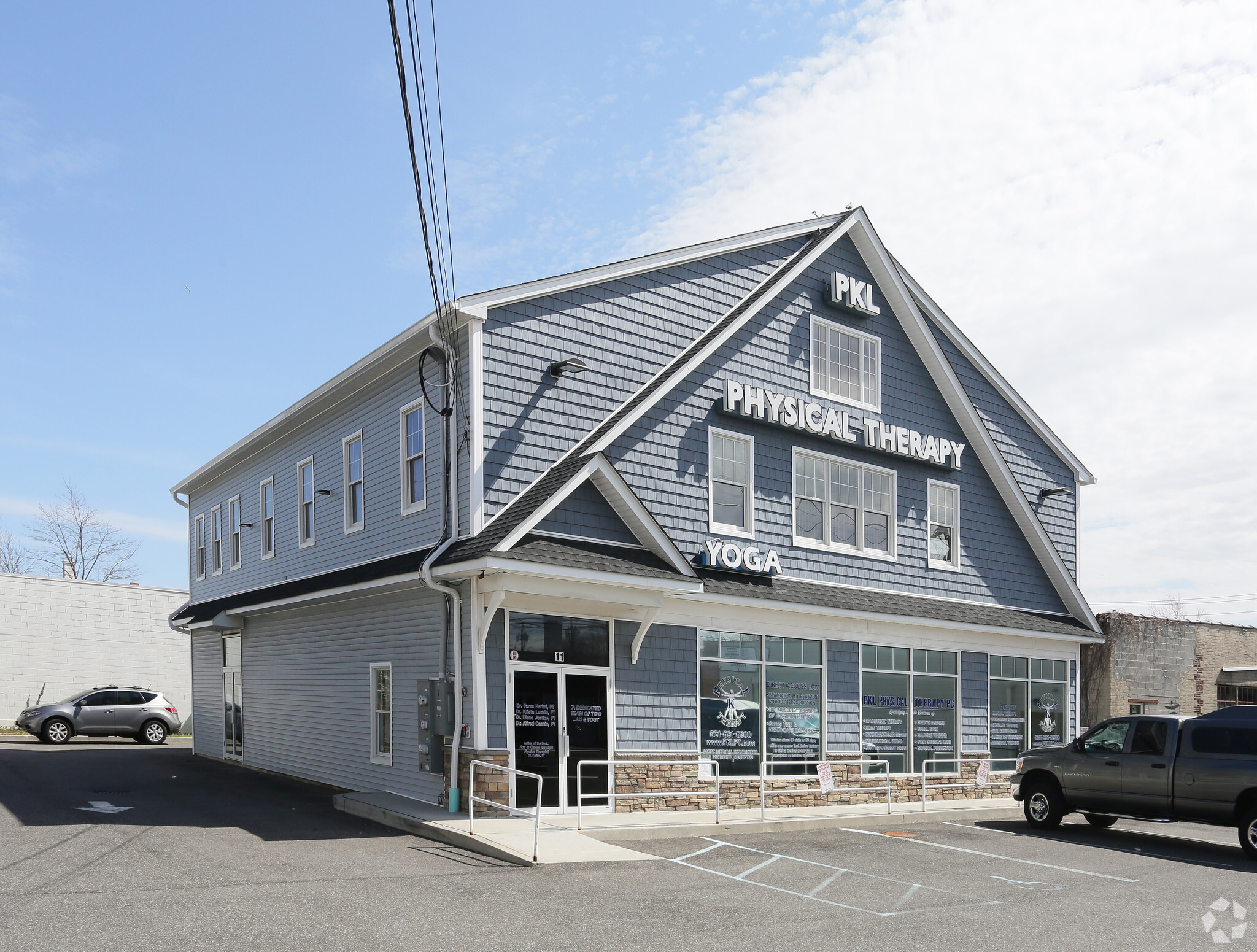 11 Broadway, Amityville, NY for lease Building Photo- Image 1 of 10