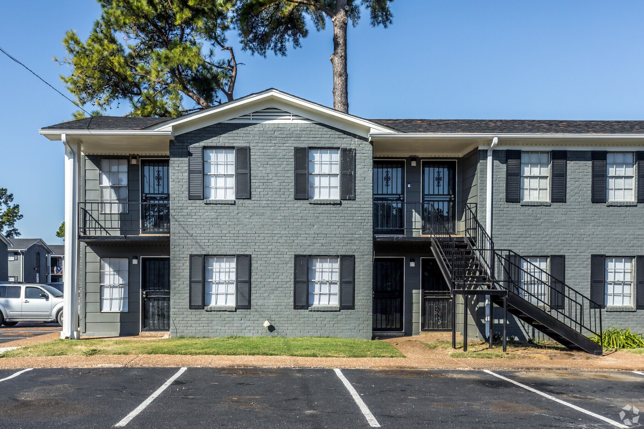 1938 E Raines Rd, Memphis, TN 38116 Graceland Pointe Apartments