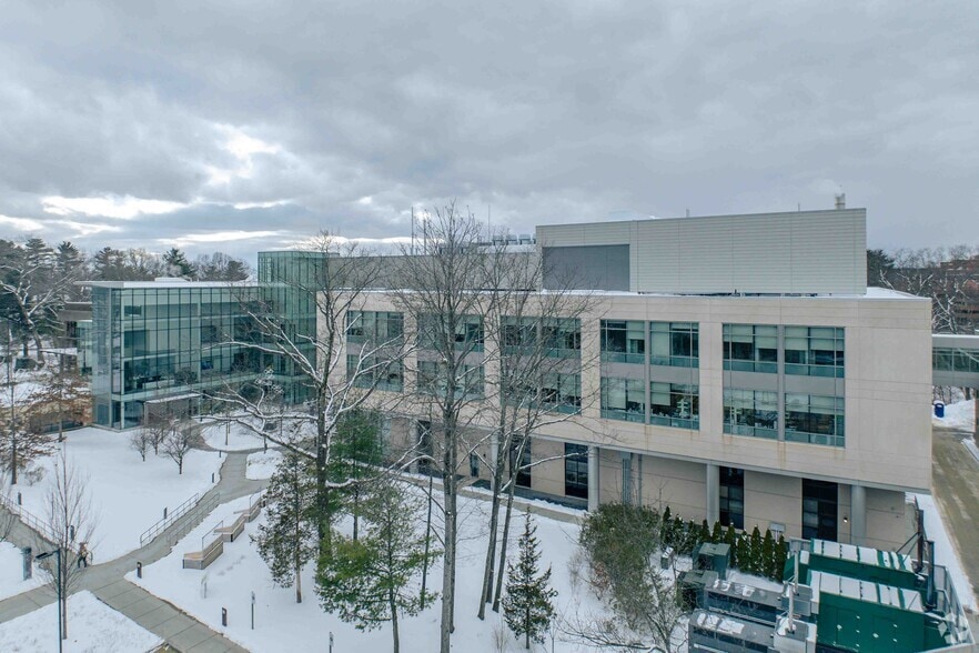 65 Hayden Ave, Lexington, MA for lease - Building Photo - Image 2 of 6