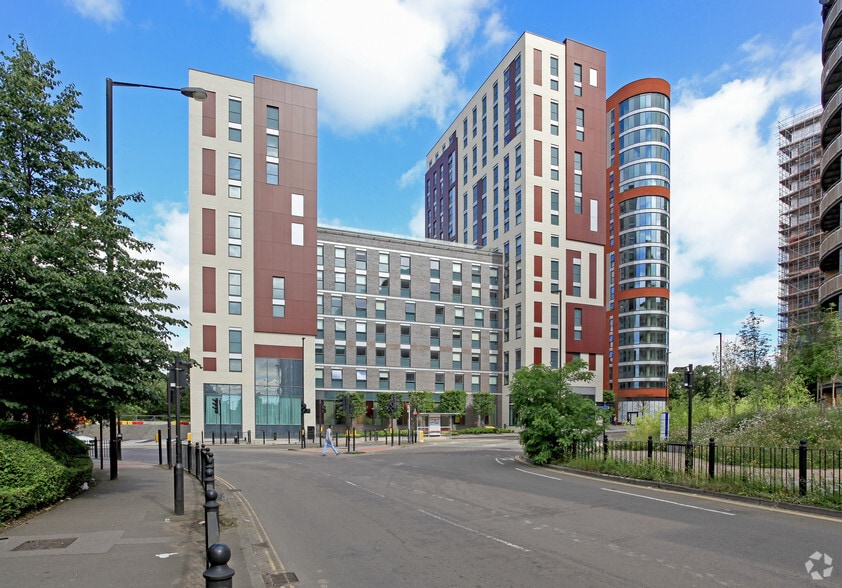 1 Victoria Rd, London for sale - Primary Photo - Image 1 of 1