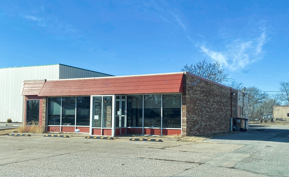 2217 S Seneca St, Wichita, KS for sale - Building Photo - Image 1 of 1