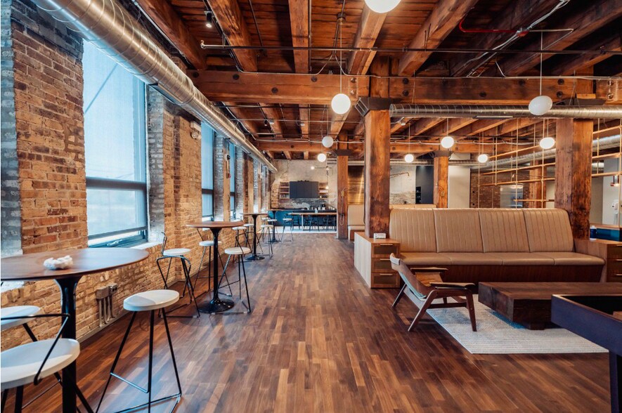 315 N Racine Ave, Chicago, IL for lease - Interior Photo - Image 2 of 13