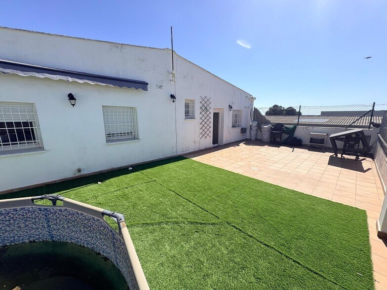 Industrial in Cervera, Lérida for sale - Building Photo - Image 3 of 3