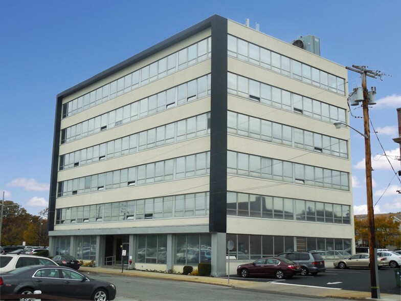 99 W Hawthorne Ave, Valley Stream, NY for lease - Building Photo - Image 1 of 5