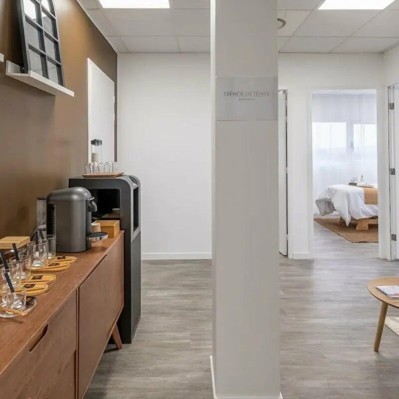 Office in Aix-en-Provence for lease Interior Photo- Image 1 of 11