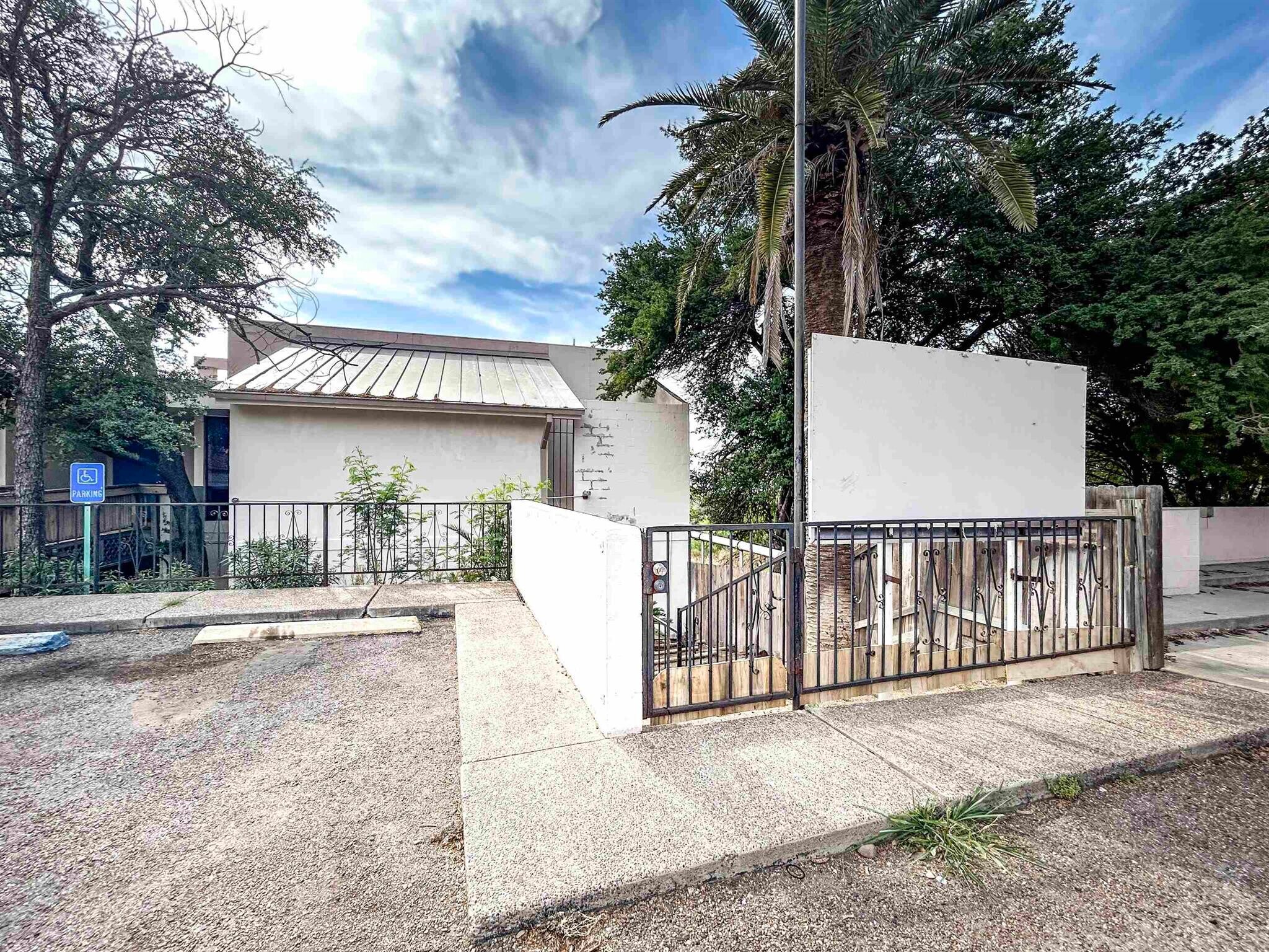 1616 Logan Ave, Laredo, TX for sale Building Photo- Image 1 of 1