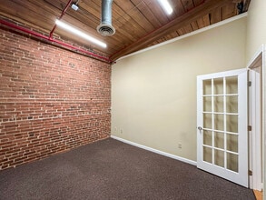 31 Hayward St, Franklin, MA for lease Interior Photo- Image 2 of 4