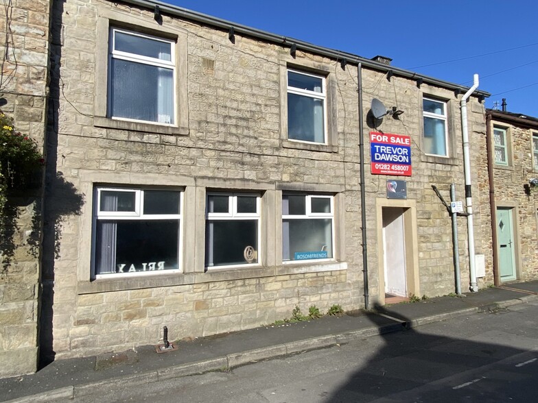 2 Green St, Barnoldswick for sale - Building Photo - Image 2 of 3