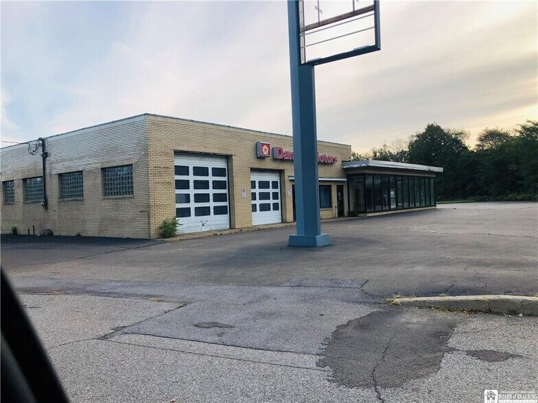 120 Central Ave, Silver Creek, NY for sale - Primary Photo - Image 1 of 1