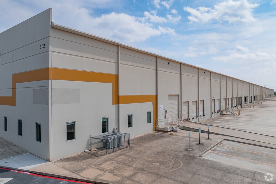 302 Tayman St, San Antonio, TX for lease - Building Photo - Image 3 of 5