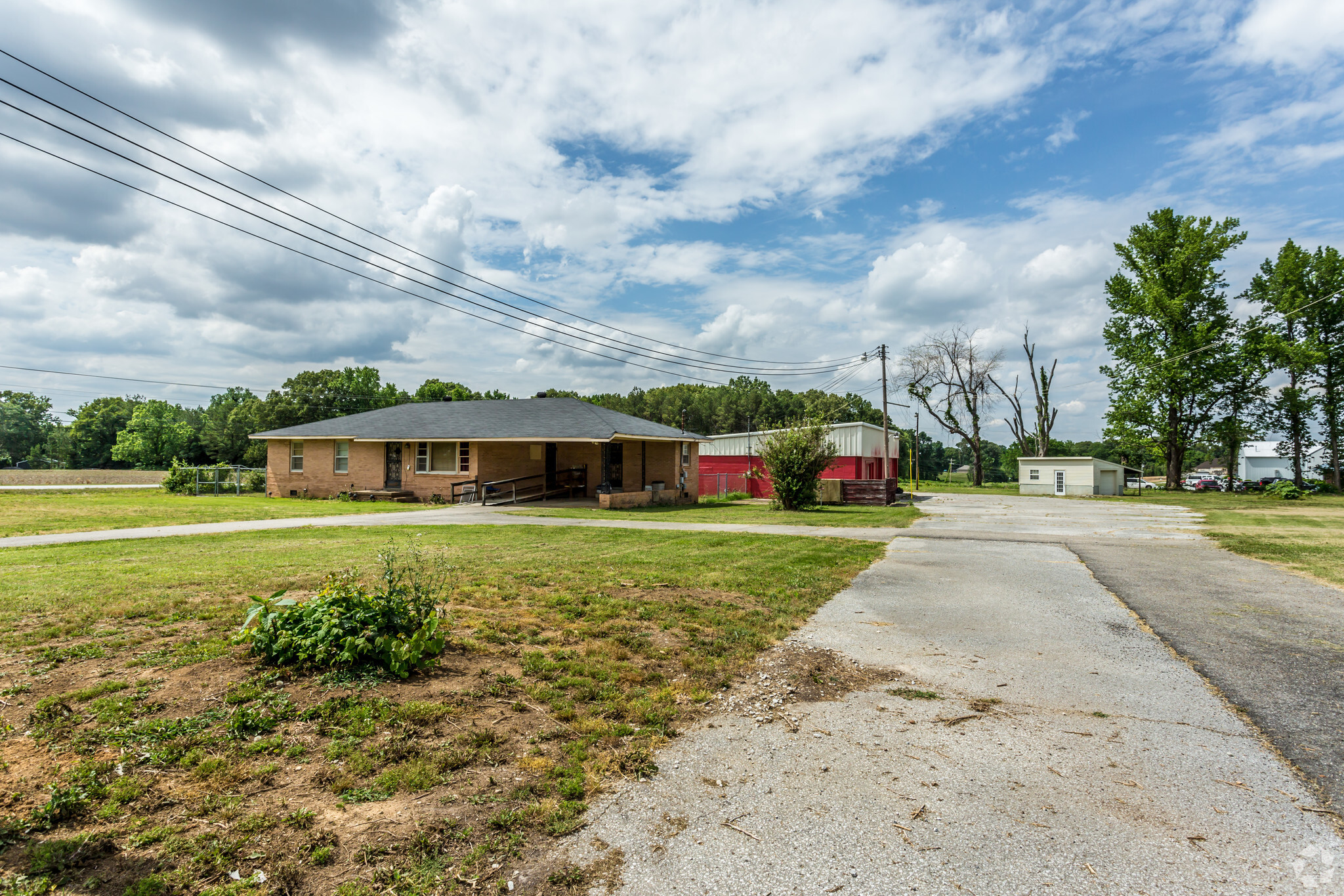 1745 Airways Blvd, Jackson, TN for sale Primary Photo- Image 1 of 1