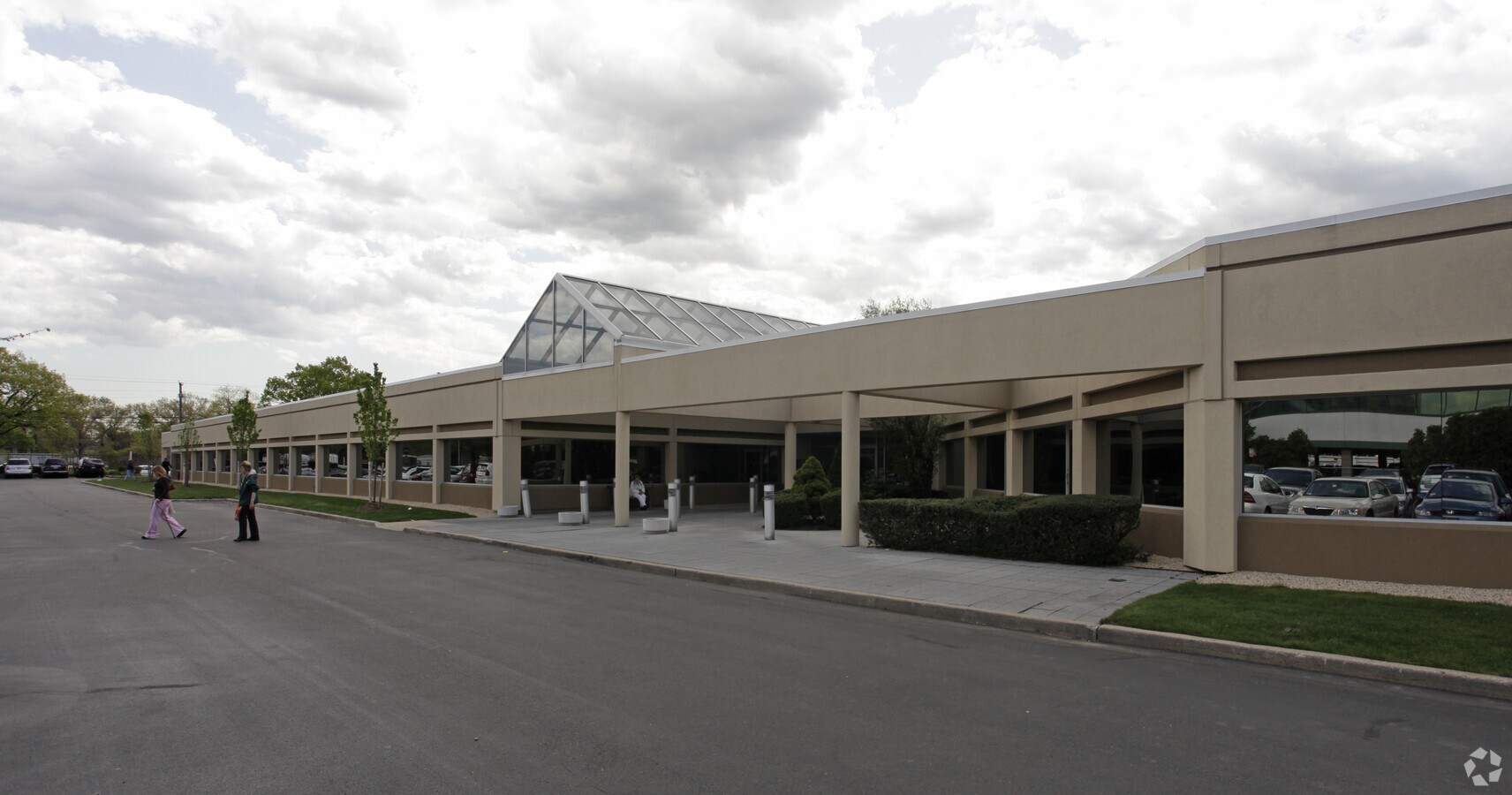 877 Stewart Ave, Garden City, NY 11530