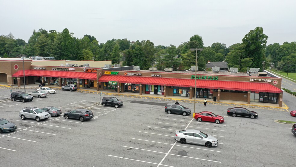 3204-3230 Randleman Rd, Greensboro, NC for lease - Building Photo - Image 2 of 7