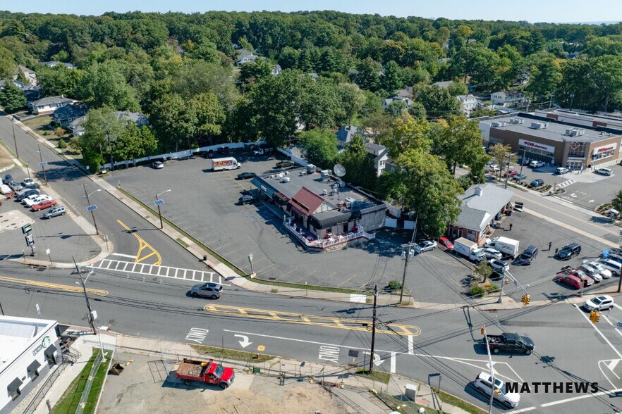 118 Godwin Ave, Midland Park, NJ for sale - Building Photo - Image 2 of 3