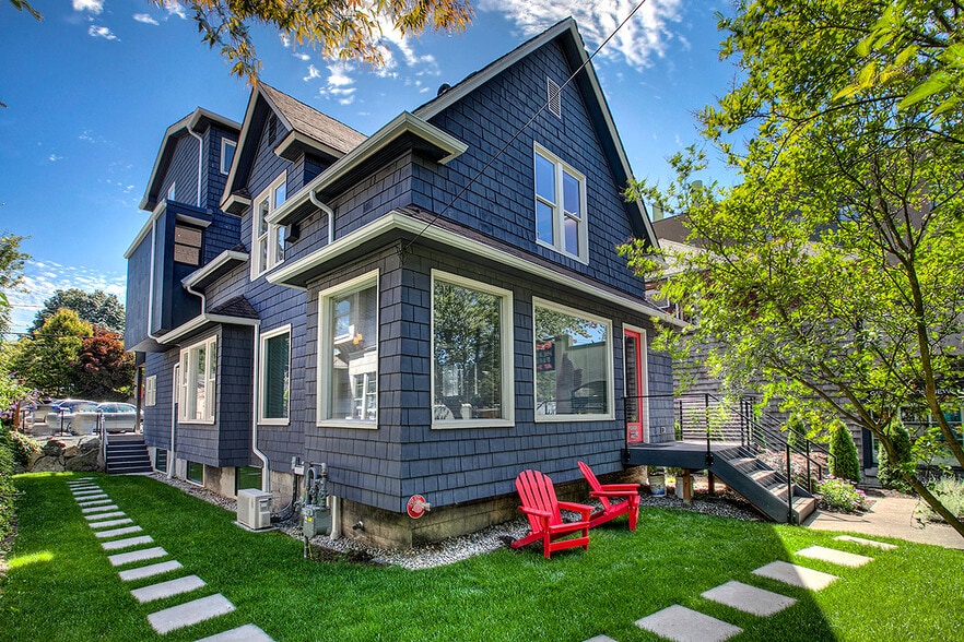 2214 Queen Anne Ave, Seattle, WA for sale - Building Photo - Image 2 of 14