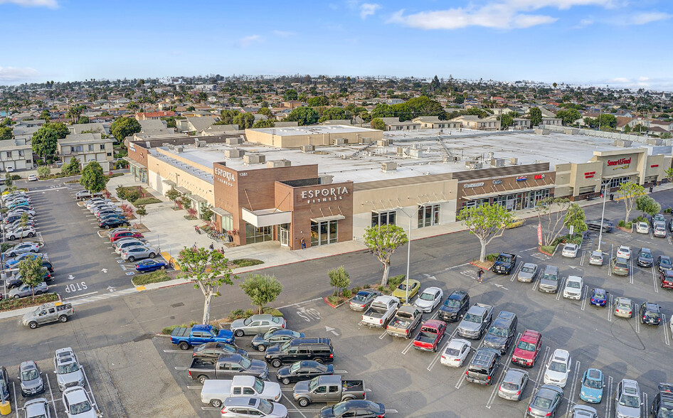 1361 W Channel Islands Blvd, Oxnard, CA for sale - Building Photo - Image 1 of 1