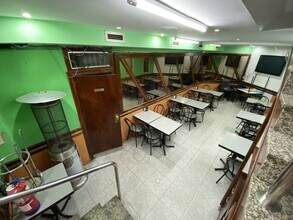 Retail in Barcelona, Barcelona for lease Interior Photo- Image 2 of 3