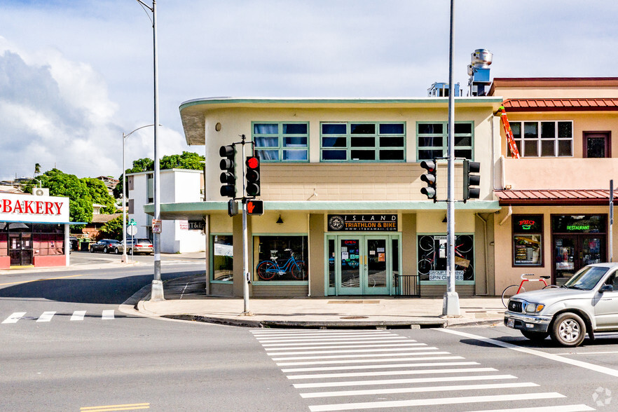 569 Kapahulu Ave, Honolulu, HI for lease - Building Photo - Image 2 of 10