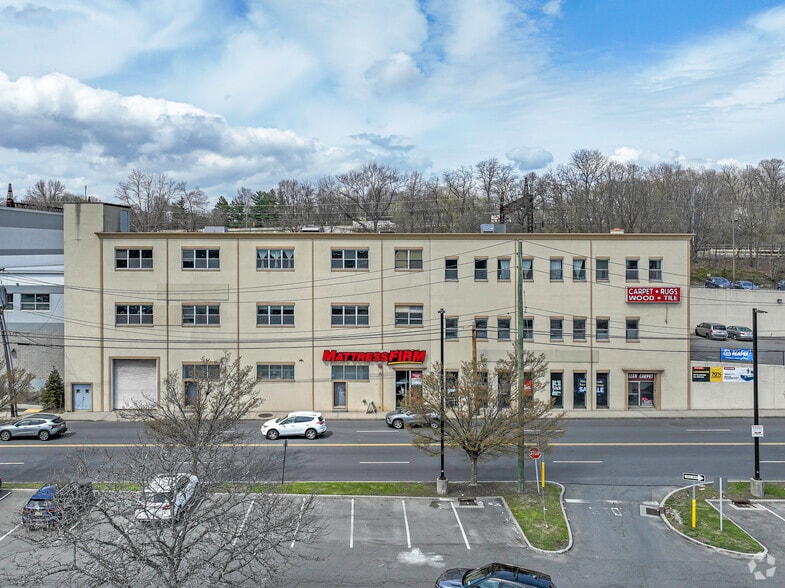 40 Nardozzi Pl, New Rochelle, NY for lease - Building Photo - Image 3 of 5