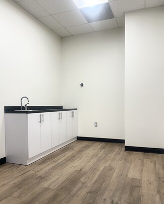 More details for 241 N Maclay Ave, San Fernando, CA - Retail for Lease