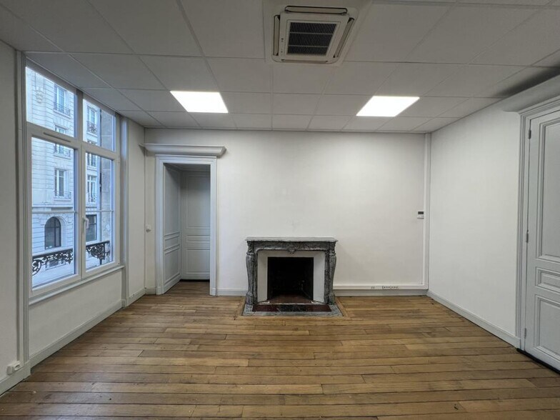 Office in Reims for lease - Interior Photo - Image 3 of 5