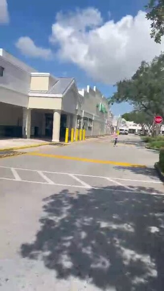 2436 W 60th St, Hialeah, FL for lease - Commercial Listing Video - Image 2 of 4