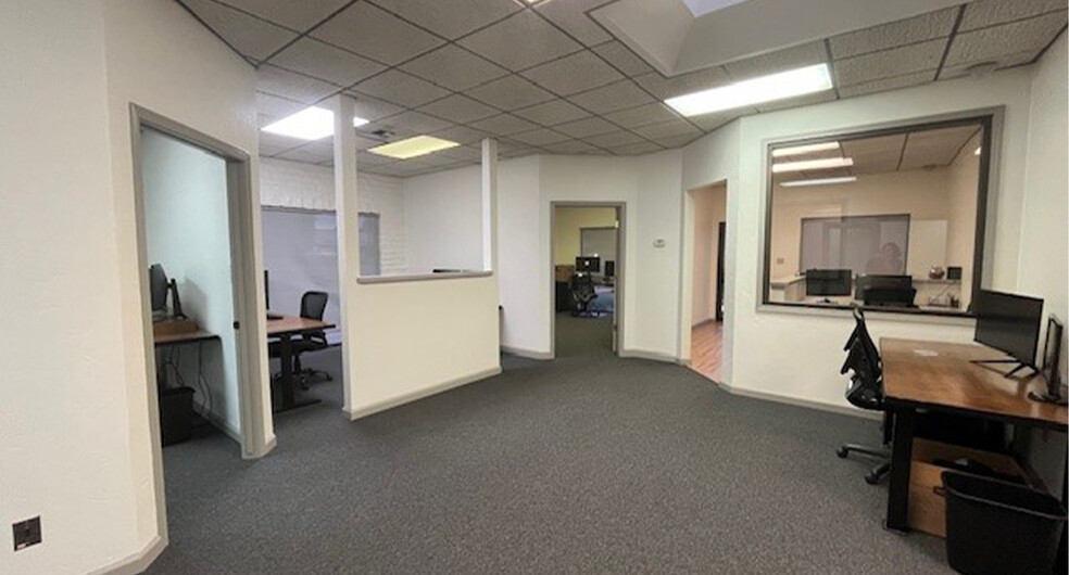 180 W Bullard Ave, Clovis, CA for lease - Interior Photo - Image 3 of 5