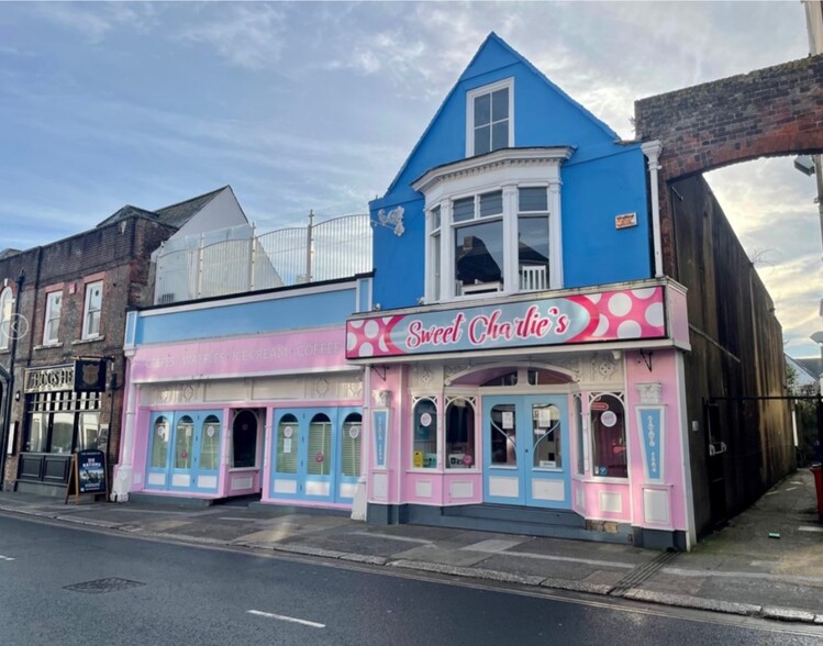 21-22 High St, Newport for sale - Primary Photo - Image 1 of 3