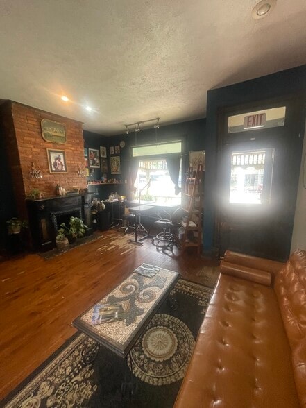 5817 Ellsworth Ave, Pittsburgh, PA for lease - Building Photo - Image 3 of 72