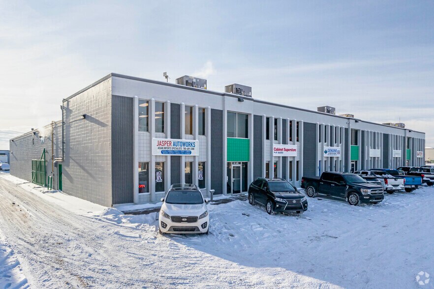 16813 113 Av NW, Edmonton, AB for sale - Building Photo - Image 1 of 1
