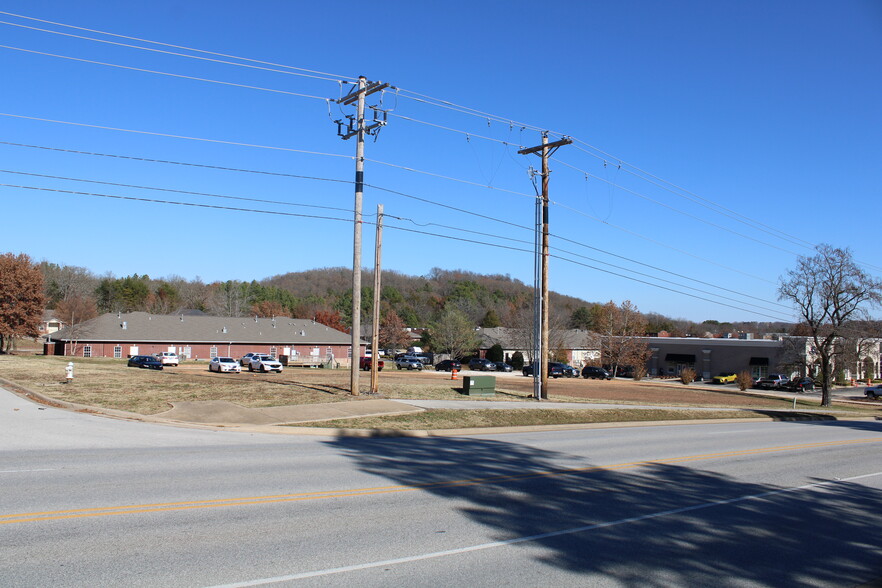 2790 E Joyce Blvd, Fayetteville, AR for sale - Primary Photo - Image 2 of 3